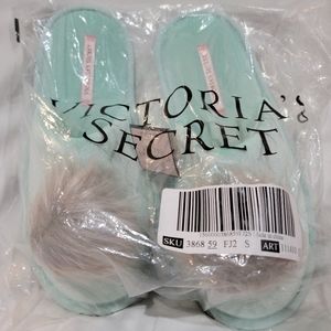 Victoria's Secret Pompom Slippers